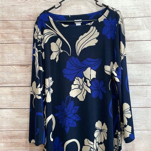 CHICOS TRAVELER KNIT MAXI DRESS IN NAVY BLUE FLORAL - Picture 3 of 6